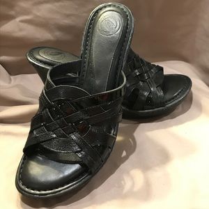 Nurture sandal, black leather, size 9